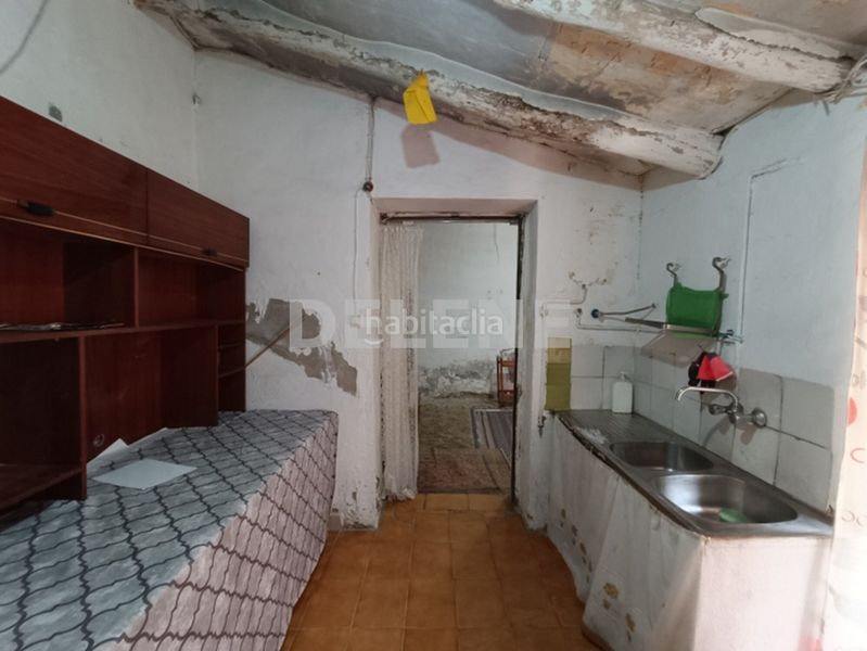Foto ee339950-2949-4513-b1b3-99cbafdefa8b. Casa aparellada a Hellín