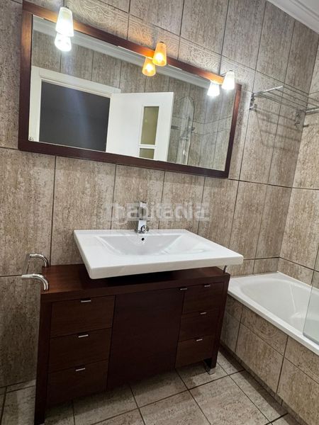 Foto af925063-f2cd-48d4-b155-78c34d9f4d2a. Casa adossada amb calefacció aparcament a Hellín