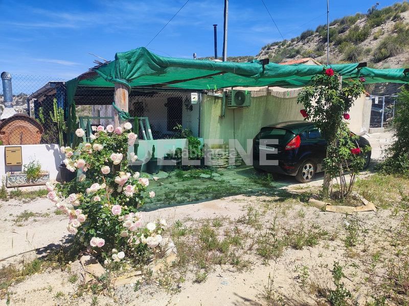 Foto 4dd3ef38-a27f-4ac0-b259-c1c532bdaa3d. Chalet avec cheminée dans Hellín