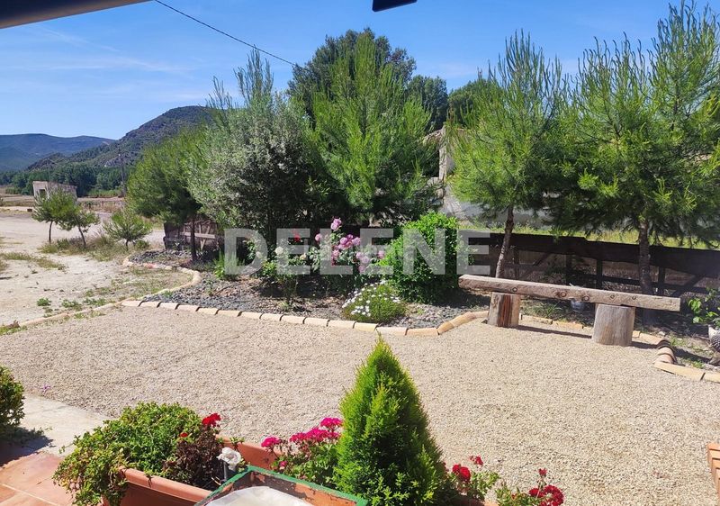 Foto c800c2af-2684-4ca5-a756-9ab063fdd205. Chalet avec cheminée dans Hellín