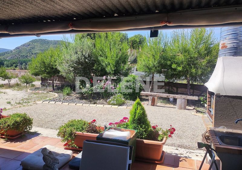 Foto d2e2a835-6bd1-4630-a6ab-23cbdc11c132. Chalet avec cheminée dans Hellín