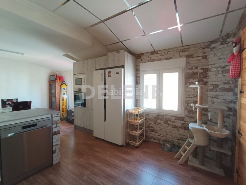 Foto f4630a1d-791d-4fba-9e72-d1cee31cd76a. Casa adossada a Hellín