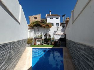 Maison à Hellín. 2985 casa cinco plantas, zona compañia de maría