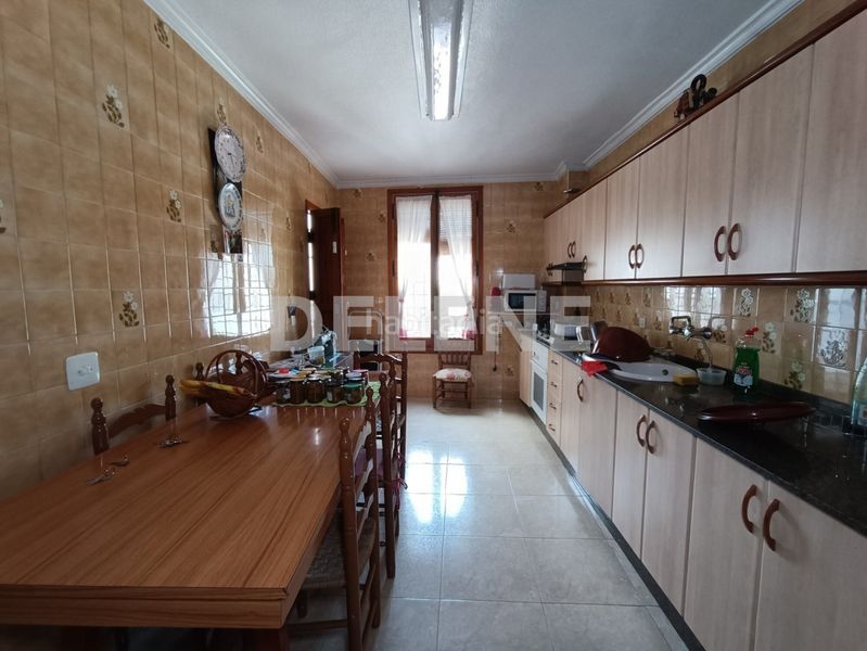 Foto 65762136-5ef5-4829-86e8-b67a17874bc4. Towny house with heating in Tobarra