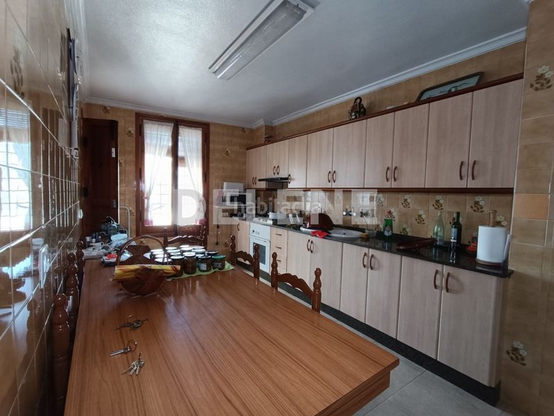 Foto 862825c4-b305-411c-bf0b-29b48ca4917f. Towny house with heating in Tobarra