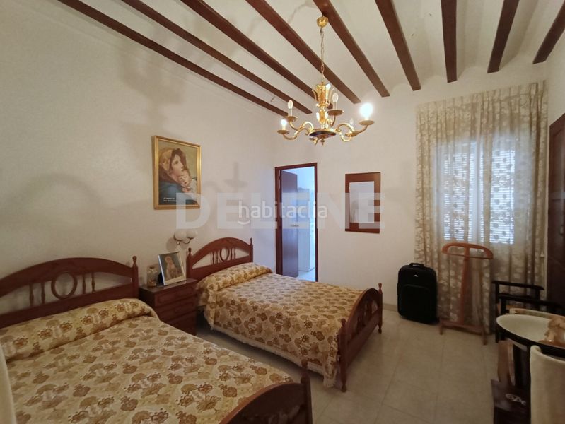 Foto 22c5fbd3-1cf5-4706-b20a-720358a65dcb. Casa aparellada a Hellín