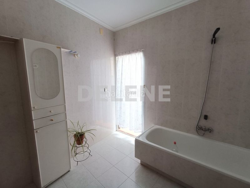 Foto 51b96801-fa6e-4498-8c5a-35487bd24d4d. Casa aparellada a Hellín