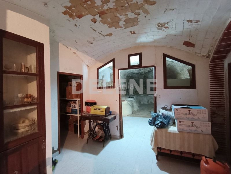 Foto 5d8aa7b9-0271-4e97-8b81-e9559ec29713. Casa aparellada a Hellín