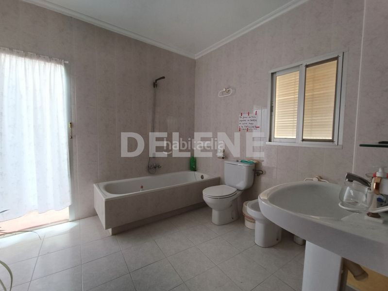 Foto 9e17523c-32ae-460a-b504-7614fea82d39. Casa aparellada a Hellín