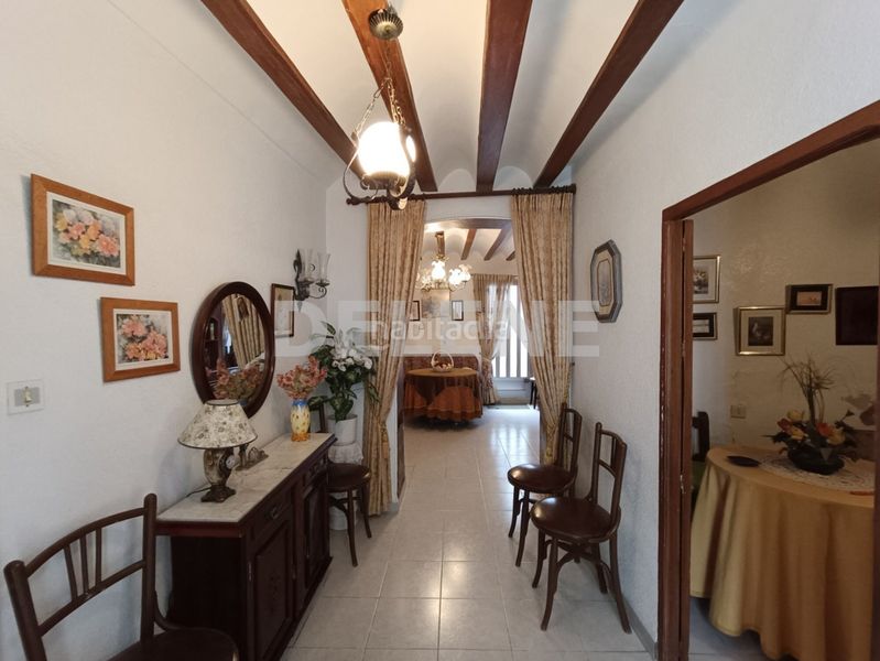 Foto cf2d0d36-7b02-4f8b-9dce-c20f698a1212. Casa aparellada a Hellín