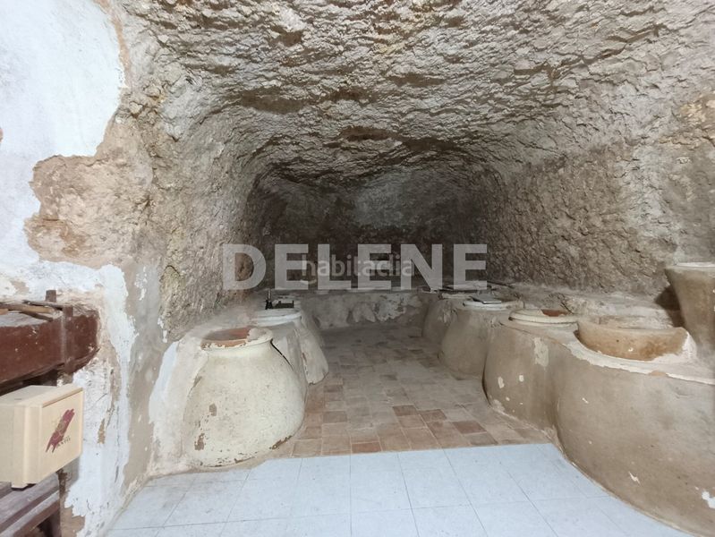 Foto d2c7ef6b-14f3-42e2-90a9-6c53b8c72bdf. Casa aparellada a Hellín