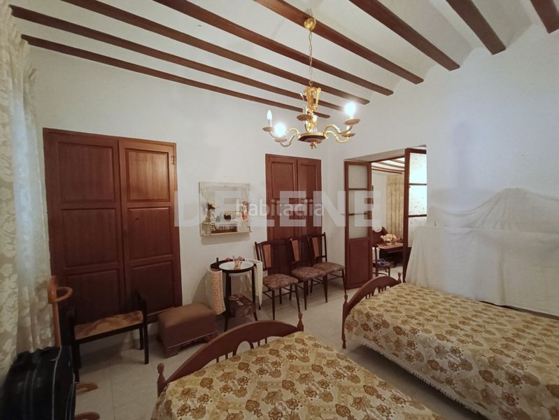 Foto d3e80d27-fb9a-4c74-94e9-ac0880eb478d. Casa aparellada a Hellín