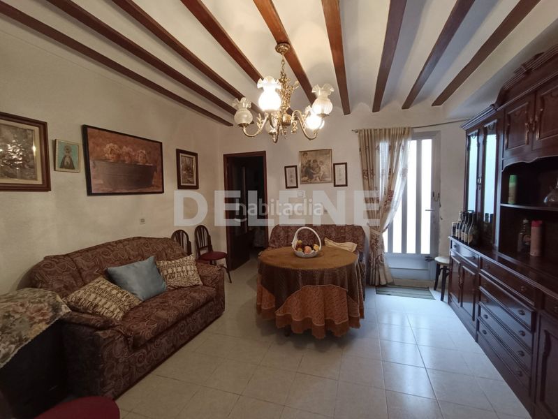 Foto fa8ed328-771a-4671-af5f-a5efb85c3077. Casa aparellada a Hellín