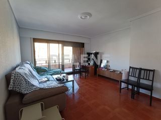 Etagenwohnung in Hellín. 3023 piso con balcon, zona glorieta
