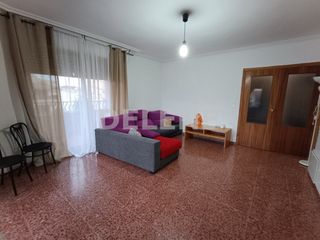 Flat in Hellín. 3043 piso con garaje y balcon, zona avda constitución