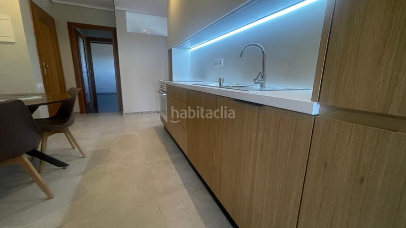 Foto c18fd8c5-7dc6-4ba9-85ad-c3476dae111d. Rent penthouse with heating parking in Centro Albacete