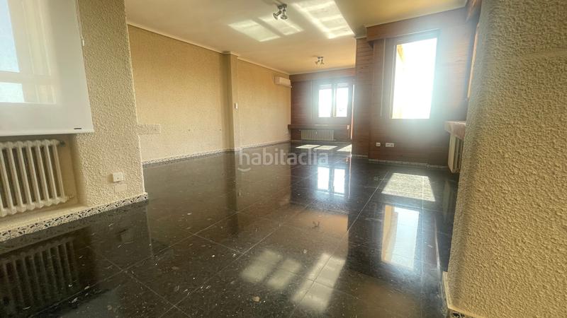 Foto e0a3bc6b-f1c5-4ed3-bb20-65ba97ed1ec6. Rent penthouse with heating parking in Centro Albacete
