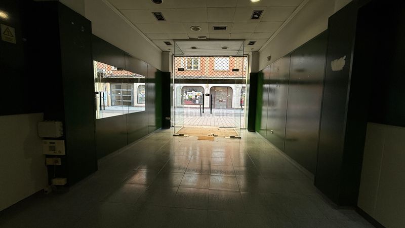 Foto c7be0aaf-03ce-44db-9b71-6582b31e557e. Local comercial a calle teodoro camino 23 a Centro Albacete