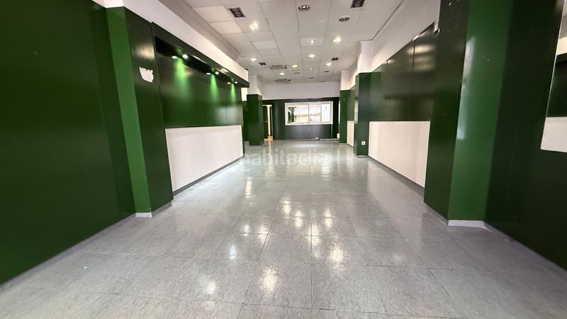 Foto d440b8fc-dabe-4d79-aa2a-aeaee2309bbe. Local comercial a calle teodoro camino 23 a Centro Albacete