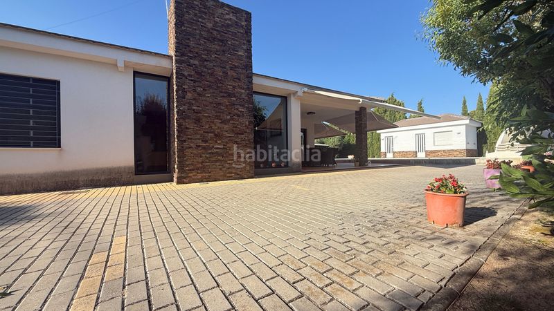Foto e2aaffb1-932b-4685-8662-3a723ec76f07. Xalet amb xemeneia calefacció aparcament piscina a Albacete