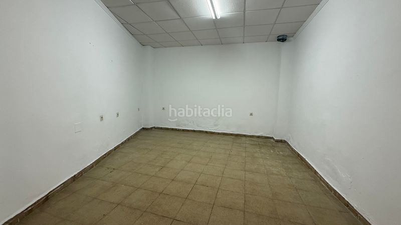 Foto 43559a33-57f9-4da3-991a-86bd00c8b6c3. Local comercial a calle calderón de la barca 27 a Albacete