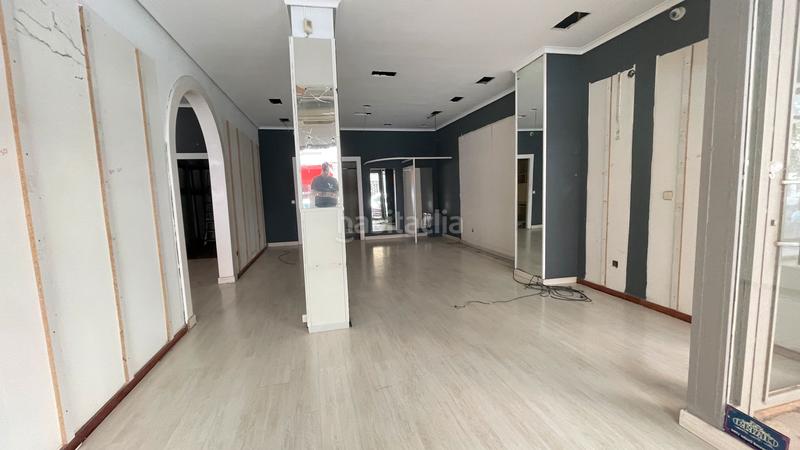 Foto c73bf321-00d7-42ca-91f5-601e30704e74. Lloguer local comercial a calle albarderos 6 a Feria Albacete