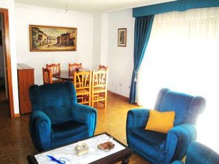 Lloguer Pis a Salesas. Piso en alquiler en torres villarroel, 3 dormitorios.