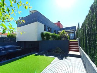 Xalet  Pablo iglesias. Chalet en venta en mozarbez, 4 dormitorios.