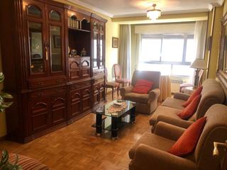 Rent Flat in Sancti Spiritus - San Juan. Habitación en alquiler en carmelitas, 3 dormitorios.