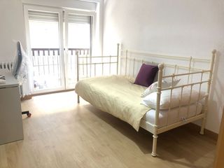 Affitto Appartamento in San Vicente - Las Úrsulas. Habitación en alquiler en carmelitas, 4 dormitorios.