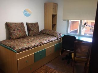 Miete Etagenwohnung in San Bernardo. Habitación en alquiler en paseo san vicente, 4 dormitorios.