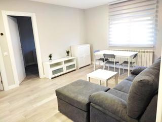 Rent Flat in Vidal. Habitación en alquiler en barrio  vidal, 3 dormitorios.