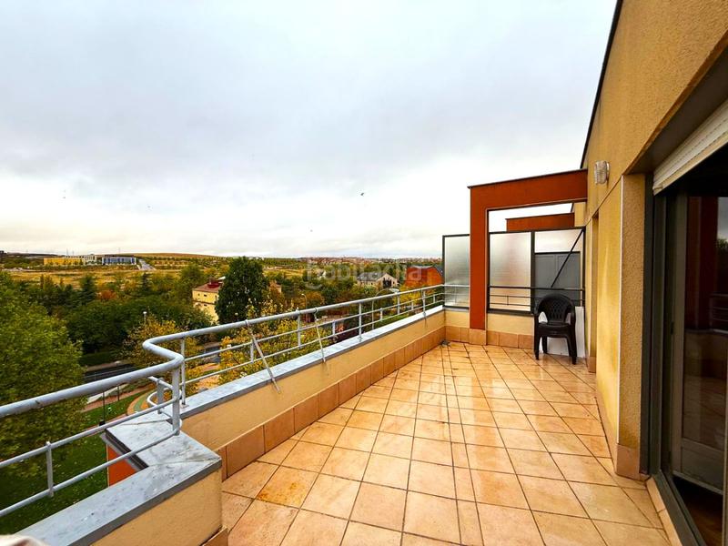 Foto 25f4c08e-339a-4231-871c-d62a8dff7265. Àtic amb calefacció aparcament piscina a Tejares - Chamberí - Alcades Salamanca