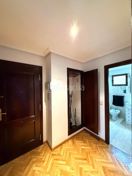 Foto d8a66f5a-2cde-43cb-9b9e-b01264cd7bf6. Àtic amb calefacció aparcament piscina a Tejares - Chamberí - Alcades Salamanca