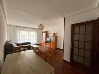 Lloguer Pis a Carmelitas. Piso en alquiler en avda. italia, 3 dormitorios.
