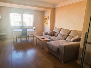 Miete Etagenwohnung in Labradores. Piso en alquiler en avda. mirat, 3 dormitorios.