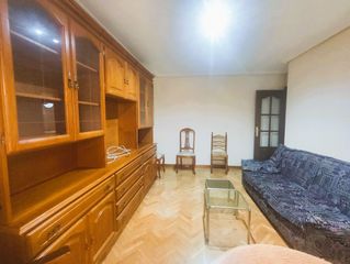 Affitto Piccolo appartamento  Juan de juni. Apartamento en alquiler en avda. villamayor, 1 dormitorio.