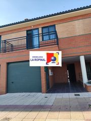 Alquiler Casa pareada  Calle juan bautista de toledo. Magnifico chalet adosado en salamanca