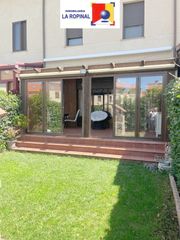 Maison jumelée à Monterrubio de Armuña. Excelente chalet adosado en monterrubio