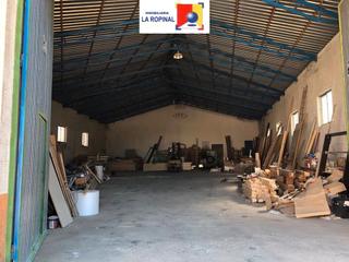 Industrial building in Macotera