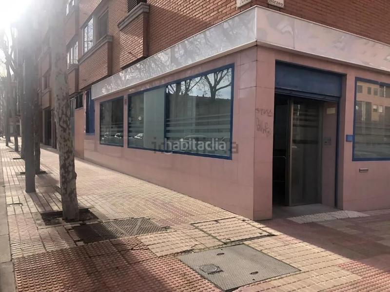 Foto 33ba8355-d840-43f8-a613-31f32cd14477. Alquiler local comercial en Rollo - Puente Ladrillo Salamanca