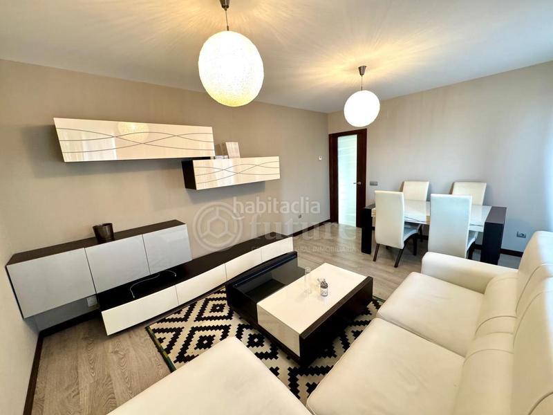 Foto bf7b0e38-6be7-49db-a00f-58a60afb1087. Rent penthouse with heating parking in San Esteban - San Cristóbal Salamanca