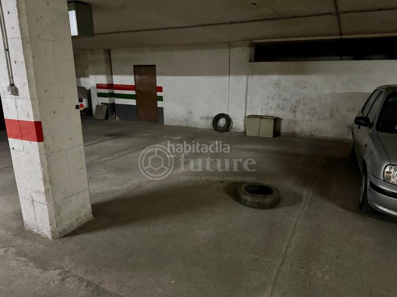 Foto 77050741-9546-4322-b8c6-3bd00f45e544. Aparcament cotxe a Rollo - Puente Ladrillo Salamanca