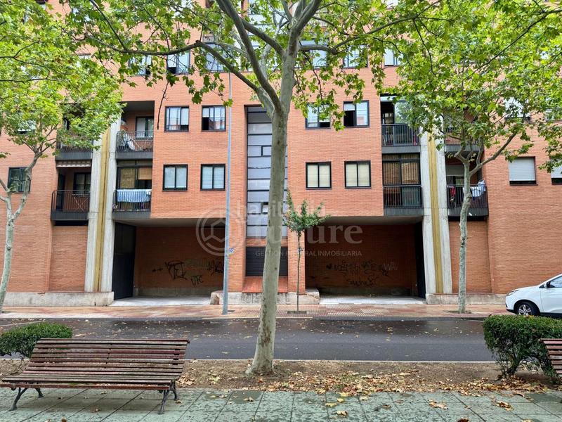 Foto 94e2895e-a458-43b6-a014-fbb11a3e5279. Aparcament cotxe a Rollo - Puente Ladrillo Salamanca