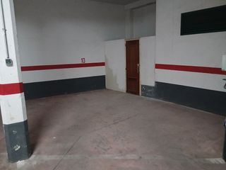 Lloguer Aparcament cotxe a Avenida de italia 58. Alquiler plaza de garaje con trastero, en avda. italia