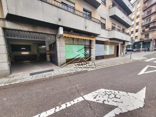 Aparcament cotxe  Salamanca - calle ronda del corpus. Garaje en el centro