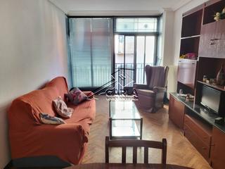Appartement à Sancti Spiritus - San Juan. En venta piso y plaza de garaje en centro de salamanca