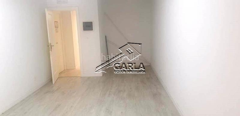 Foto 585fe2c5-9149-4f9c-807d-ac72e43ad4c8. Alquiler oficina inmobiliaria garla alquila oficina de 28 m construidos en la calle toro . altura de entreplanta. suelo de tarima. ampl en Salamanca