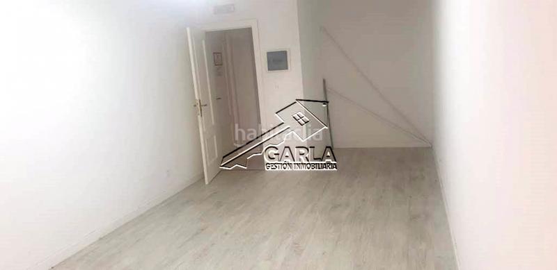 Foto 5ceb78fe-4c6a-44f7-b3dc-c5656d11a2a4. Alquiler oficina inmobiliaria garla alquila oficina de 28 m construidos en la calle toro . altura de entreplanta. suelo de tarima. ampl en Salamanca
