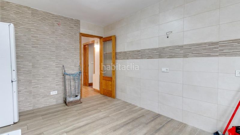 Foto cf7cf2ca-366a-4618-bd05-d4e5526dc069. Casa amb calefacció aparcament piscina a Cabrerizos